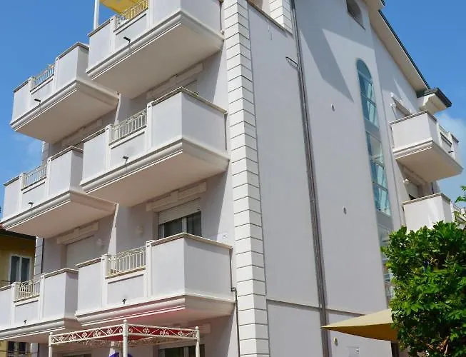 Aparthotel Residenza Aurora Del Mare *