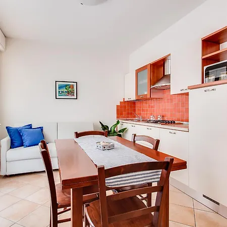 Residenza Aurora Del Mare מלון דירות רימיני